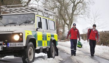 LAND ROVER STEPS IN FOR SNOW PATROL