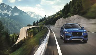 Официална премиера на изцяло новия Jaguar F-Pace