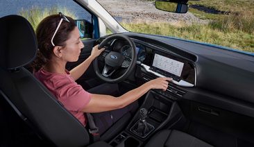 Ford представя изцяло новия Tourneo Connect - мултифункционален автомобил за работните седмици и семейните забавления