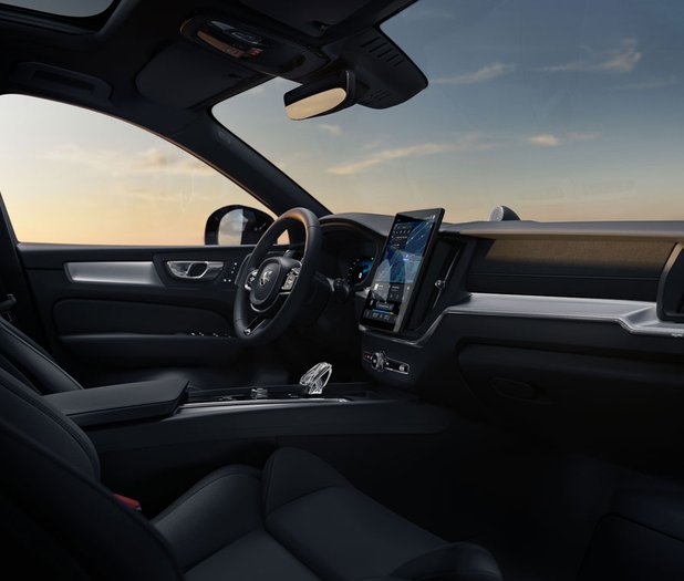 Black_edition_The_New_Volvo_XC60_34Front