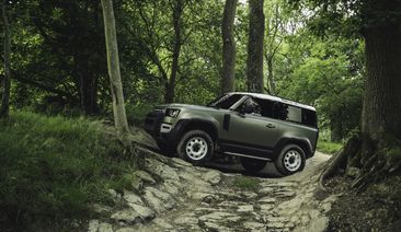 Новият Land Rover Defender е най-дългоочакваният автомобил за 2020