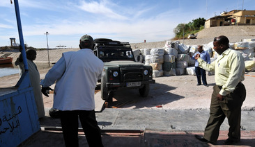 Двама българи и един Land Rover Defender пресякоха границата на Судан