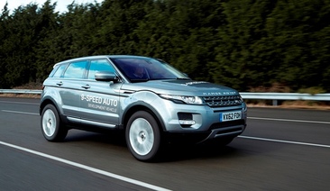 Land Rover представя първата в света 9 степенна автоматична скоростна кутия
