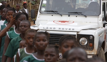 60-години партньорство между  Land Rover и Червения кръст
