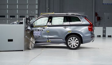 Изцяло новото Volvo XC90 поставя нови стандарти с наградата „Top Safety Pick” и отличен рейтинг от Американския институт за пътна безопасност IIHS