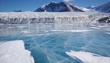 Антарктика е следващата точка на  втората експедиция от серията Six-A