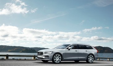 Volvo Cars представя стилно и функционалното ново комби V90