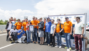 1,527 BULGARIAN CREWS TOGETHER BROKE THE GUINNESS RECORD FOR THE LONGEST PARADE OF FORD VEHICLES