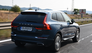 Новото Volvo XC60 автоматично спасява от опасностите на пътя