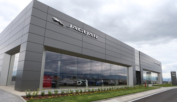 Първият самостоятелен автомобилен комплекс  в България на луксозните марки Jaguar Land Rover  отвори врати в София